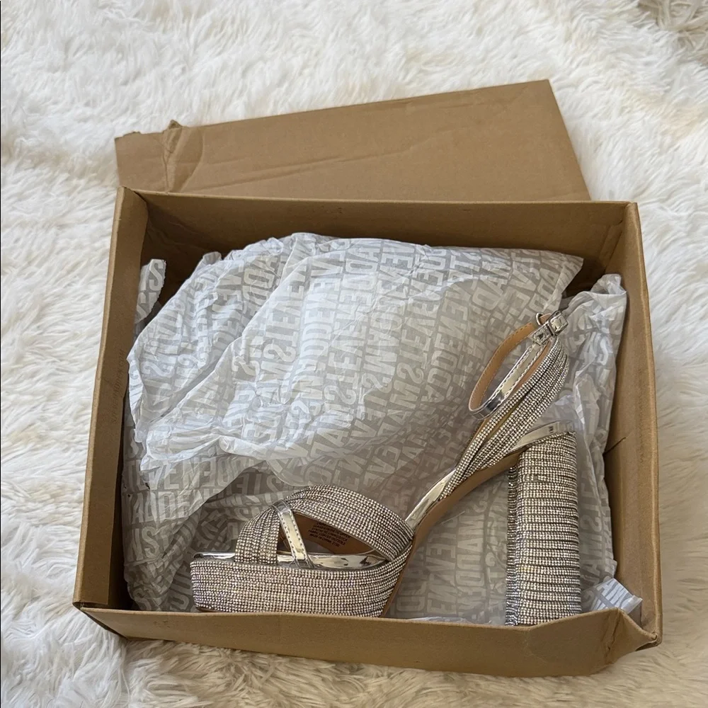 STEVE MADDEN Silver Sparkle Platform Block Heel Sandals
